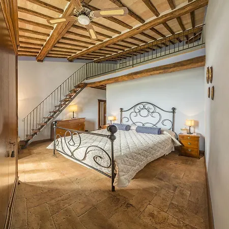Casali Di Bibbiano Farm stay *